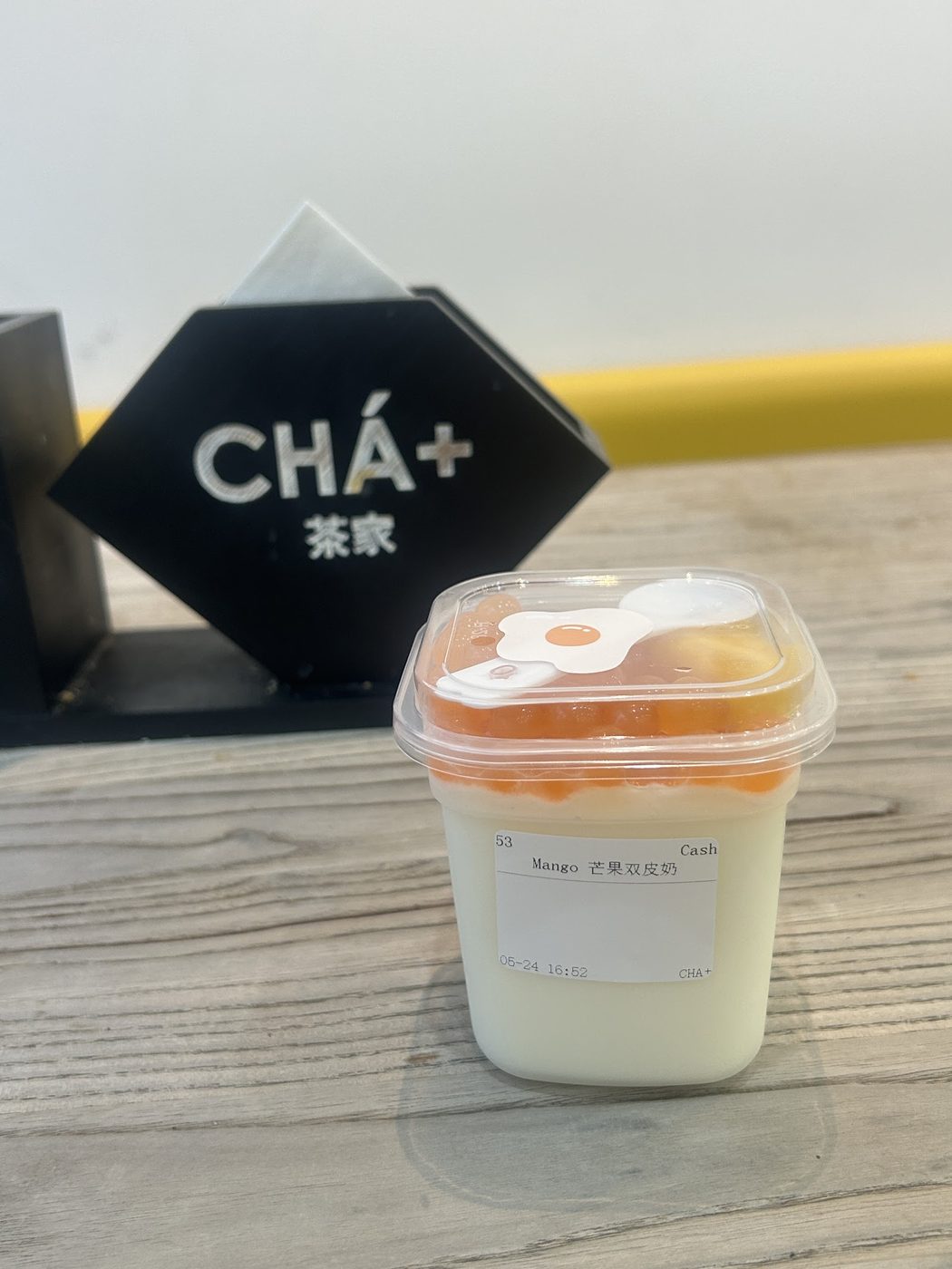 CHÁ+ tea drink